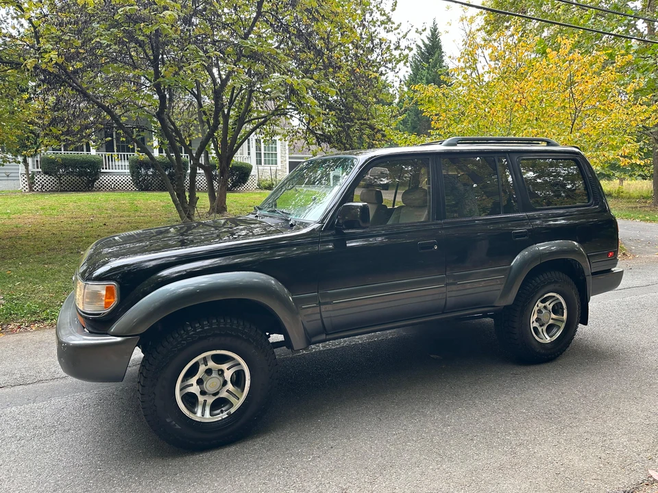 1997 Lexus LX 1st Gen - Image 17 of 31