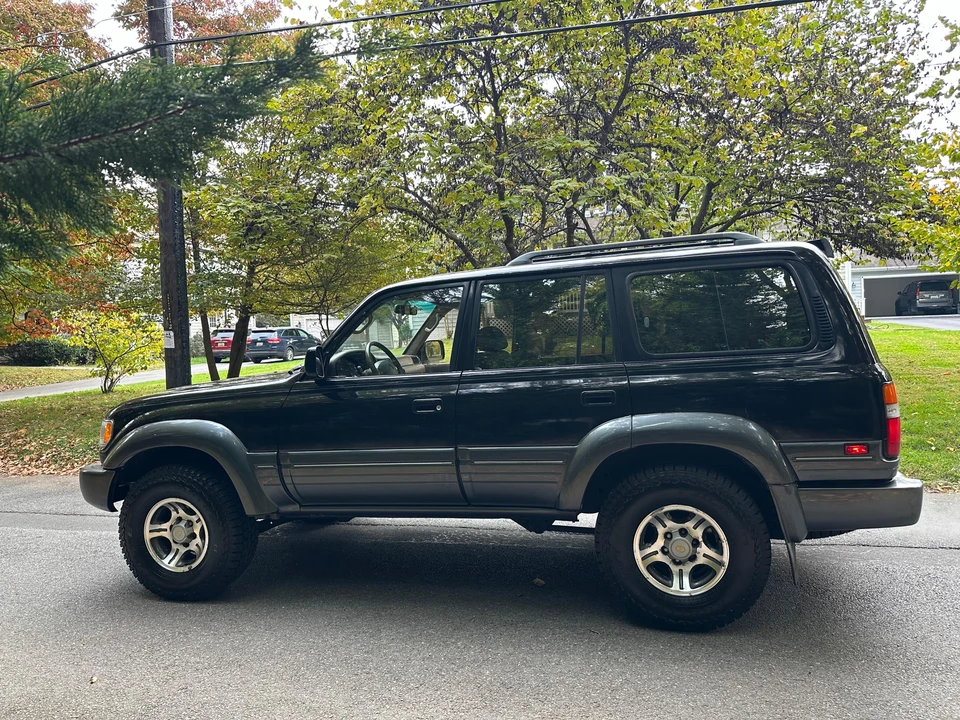 1997 Lexus LX 1st Gen - Image 19 of 31