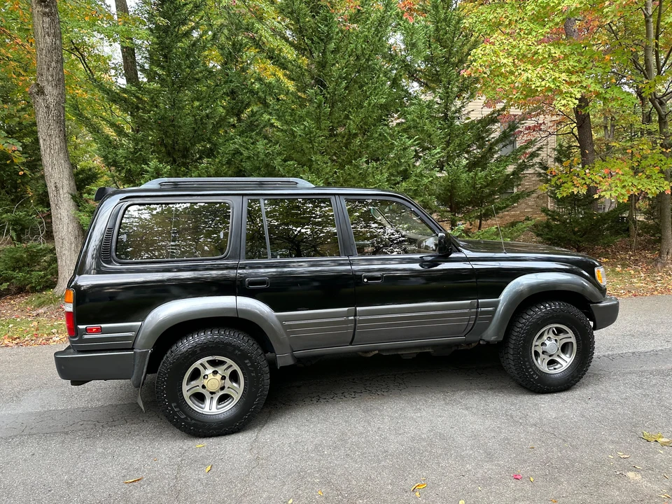 1997 Lexus LX 1st Gen - Image 29 of 31