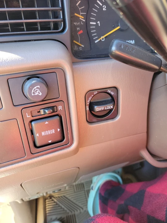 1997 Lexus LX 1st Gen - Image 7 of 21