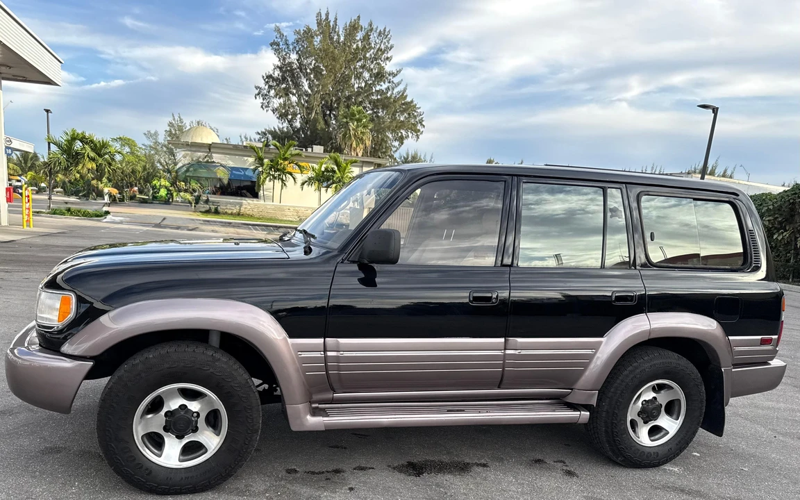 1997 Lexus LX 1st Gen - Image 11 of 31