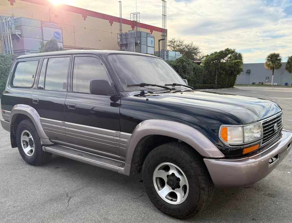 1997 Lexus LX 1st Gen - Image 20 of 31