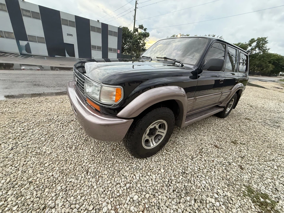1997 Lexus LX 1st Gen - Image 9 of 31