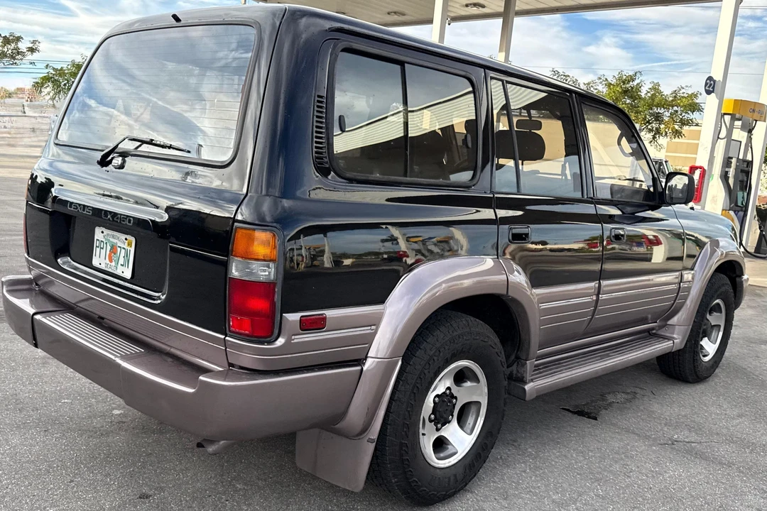 1997 Lexus LX 1st Gen - Image 4 of 31