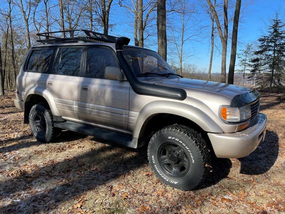 1997 Lexus LX 1st Gen - Image 18 of 31