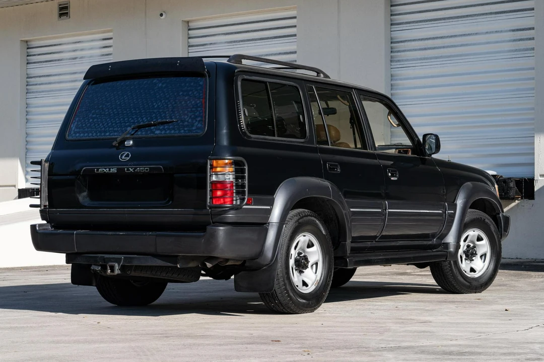 1997 Lexus LX 1st Gen - Image 4 of 31