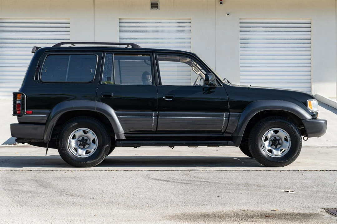 1997 Lexus LX 1st Gen - Image 3 of 31