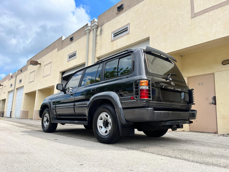 1997 Lexus LX 1st Gen - Image 19 of 31