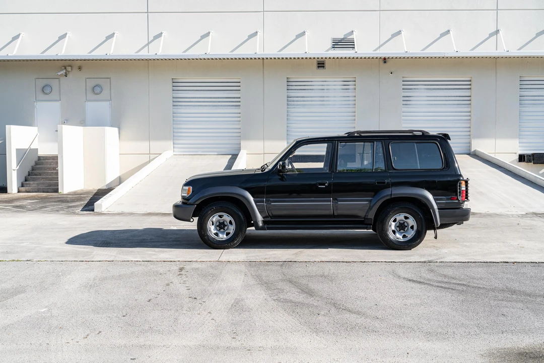 1997 Lexus LX 1st Gen - Image 16 of 31