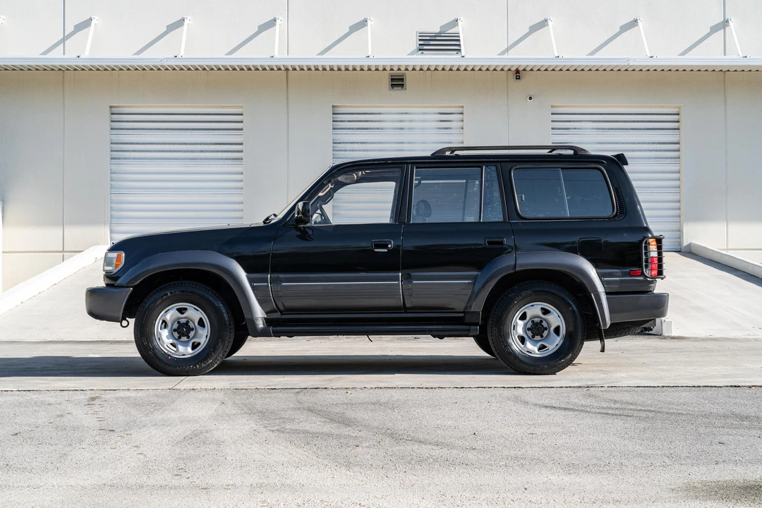 1997 Lexus LX 1st Gen - Image 17 of 31