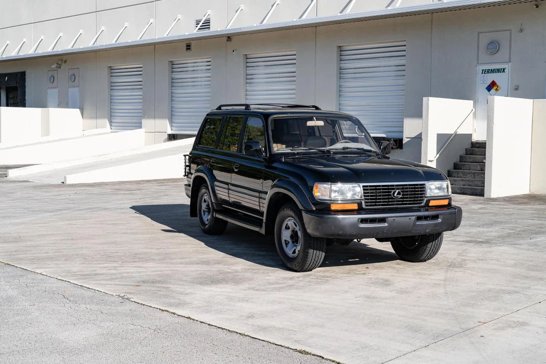 1997 Lexus LX 1st Gen - Image 29 of 31