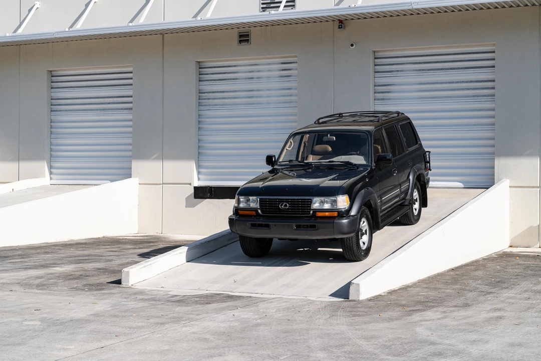 1997 Lexus LX 1st Gen - Image 12 of 31