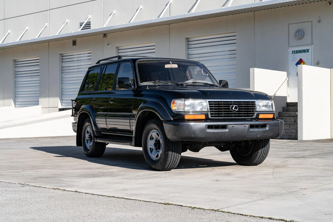 1997 Lexus LX 1st Gen - Image 30 of 31
