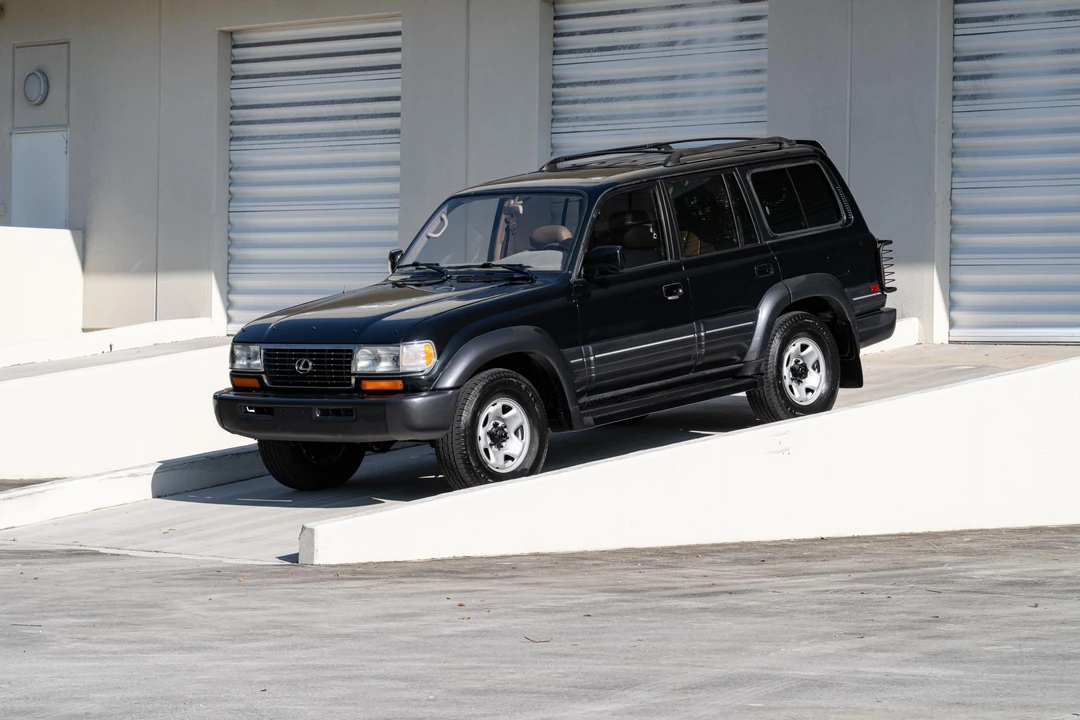 1997 Lexus LX 1st Gen - Image 14 of 31