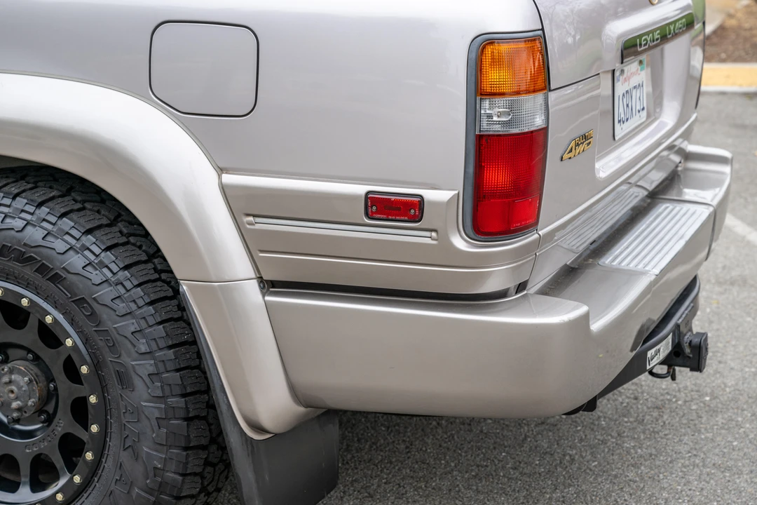 1997 Lexus LX 1st Gen - Image 26 of 31