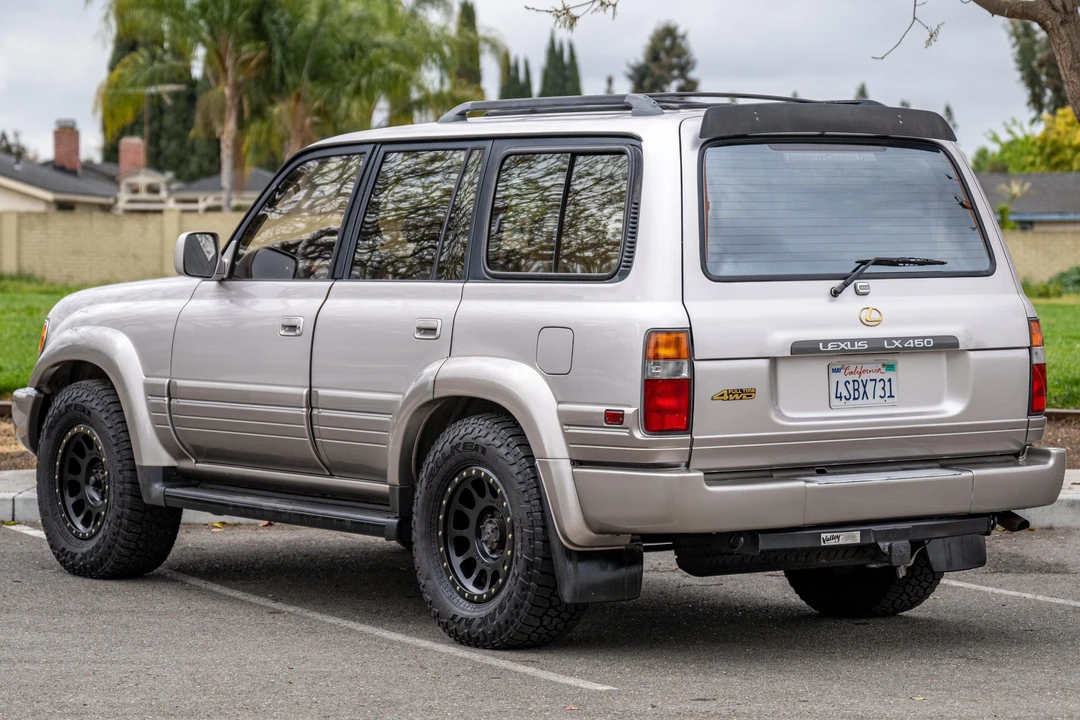 1997 Lexus LX 1st Gen - Image 4 of 31