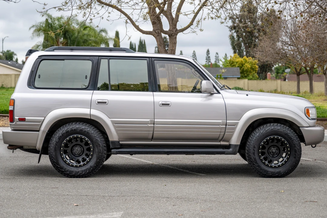 1997 Lexus LX 1st Gen - Image 3 of 31
