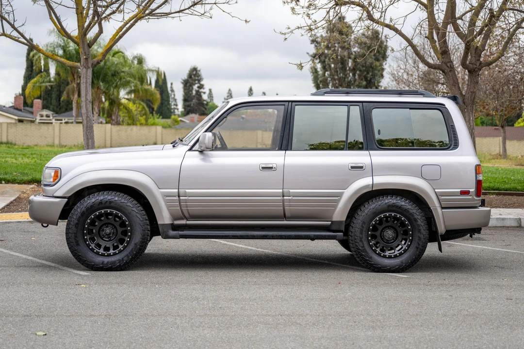 1997 Lexus LX 1st Gen - Image 7 of 31