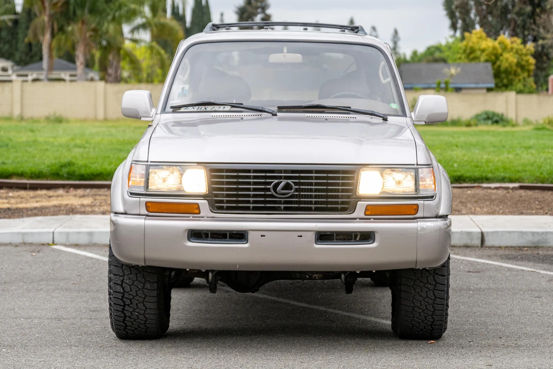 1997 Lexus LX 1st Gen - Image 6 of 31
