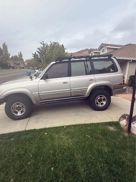 1997 Lexus LX 1st Gen - Image 2 of 3
