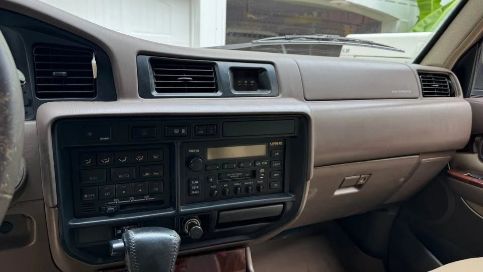 1997 Lexus LX 1st Gen - Image 10 of 15