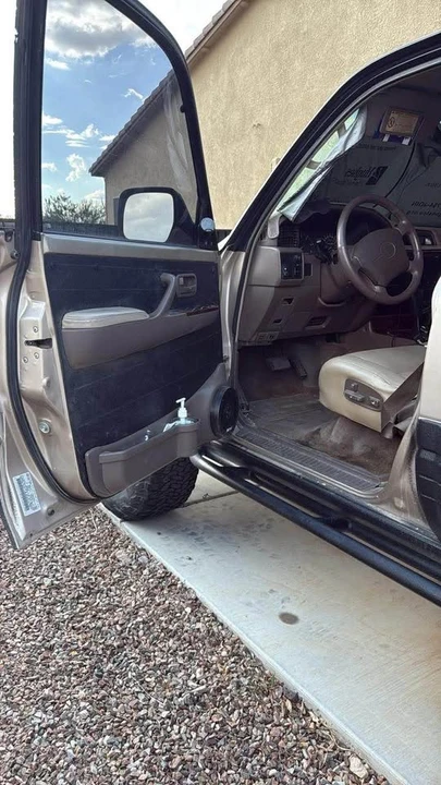 1997 Lexus LX 1st Gen - Image 5 of 5