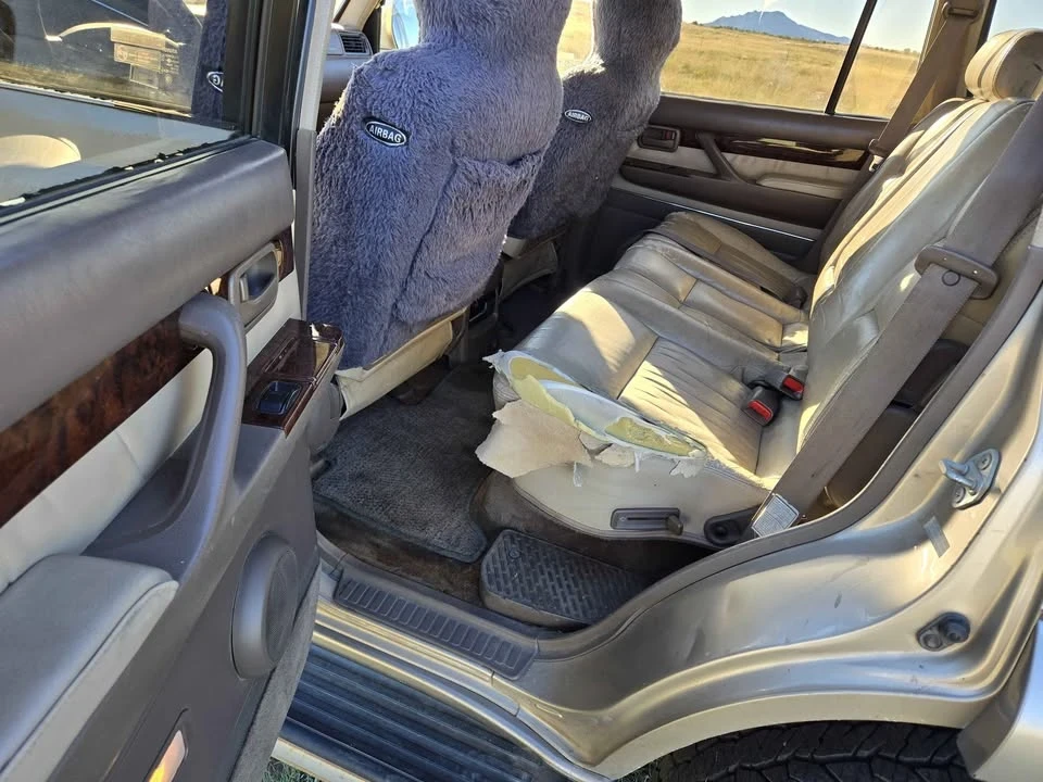 1997 Lexus LX 1st Gen - Image 11 of 16