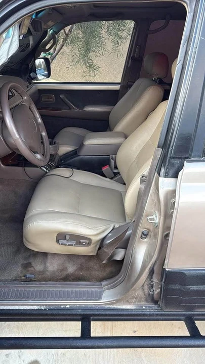 1997 Lexus LX 1st Gen - Image 4 of 5