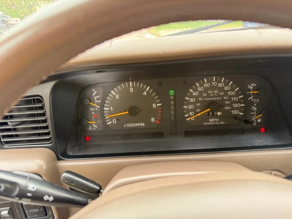 1997 Lexus LX 1st Gen - Image 13 of 14