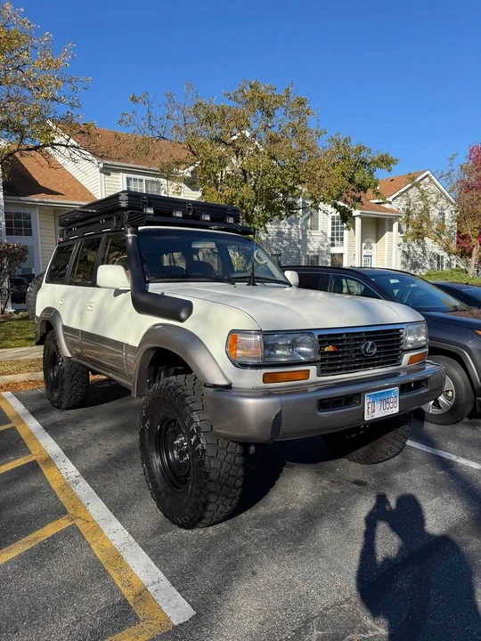 1997 Lexus LX 1st Gen - Image 9 of 19