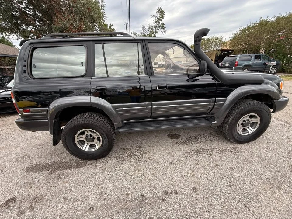 1997 Lexus LX 1st Gen - Image 6 of 14