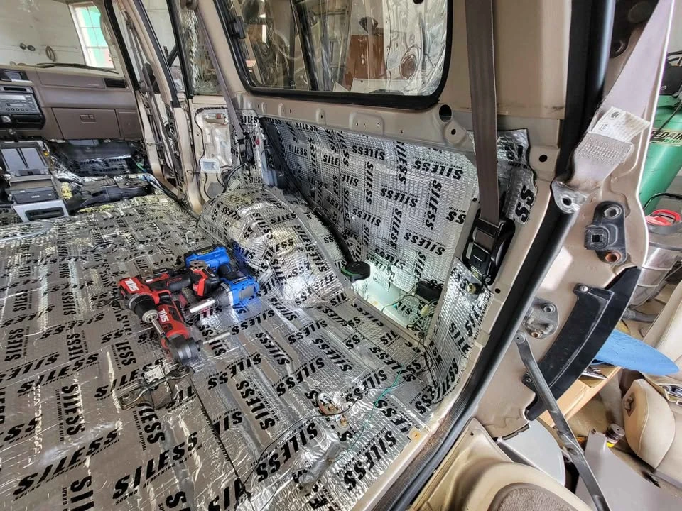 1997 Lexus LX 1st Gen - Image 8 of 9