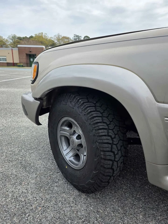 1997 Lexus LX 1st Gen - Image 4 of 12