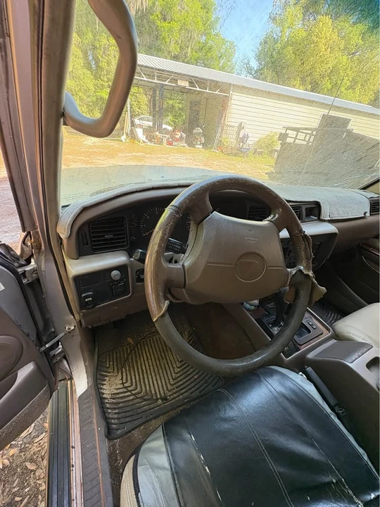 1997 Lexus LX 1st Gen - Image 4 of 9