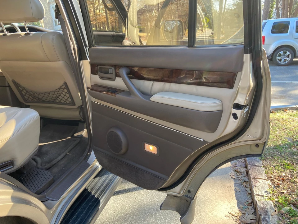 1997 Lexus LX 1st Gen - Image 12 of 31