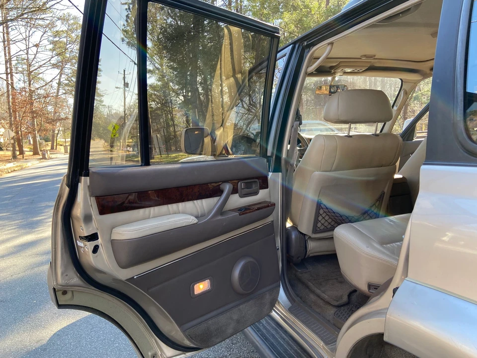 1997 Lexus LX 1st Gen - Image 16 of 31