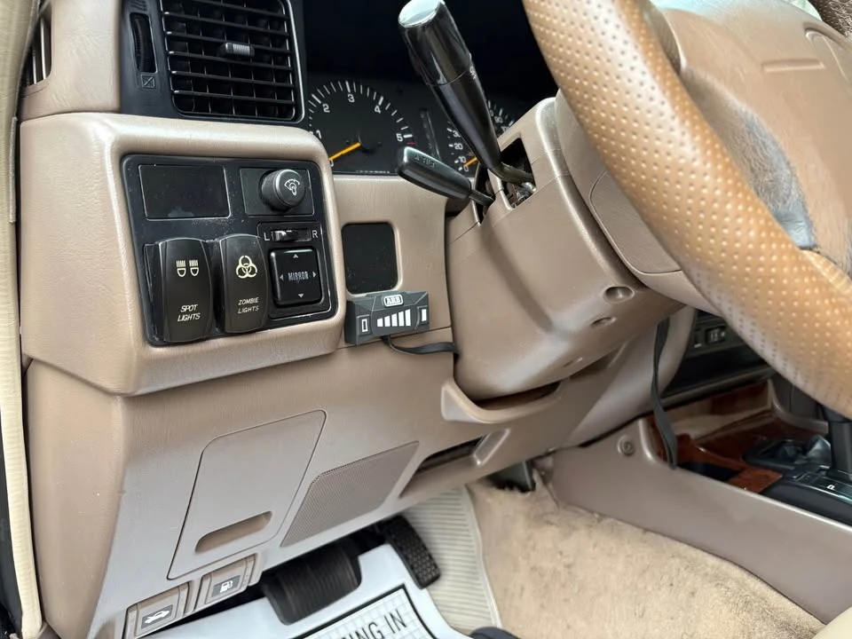 1997 Lexus LX 1st Gen - Image 16 of 20