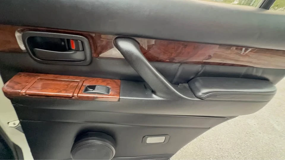 1997 Lexus LX 1st Gen - Image 12 of 18