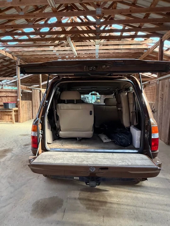 1997 Lexus LX 1st Gen - Image 5 of 10