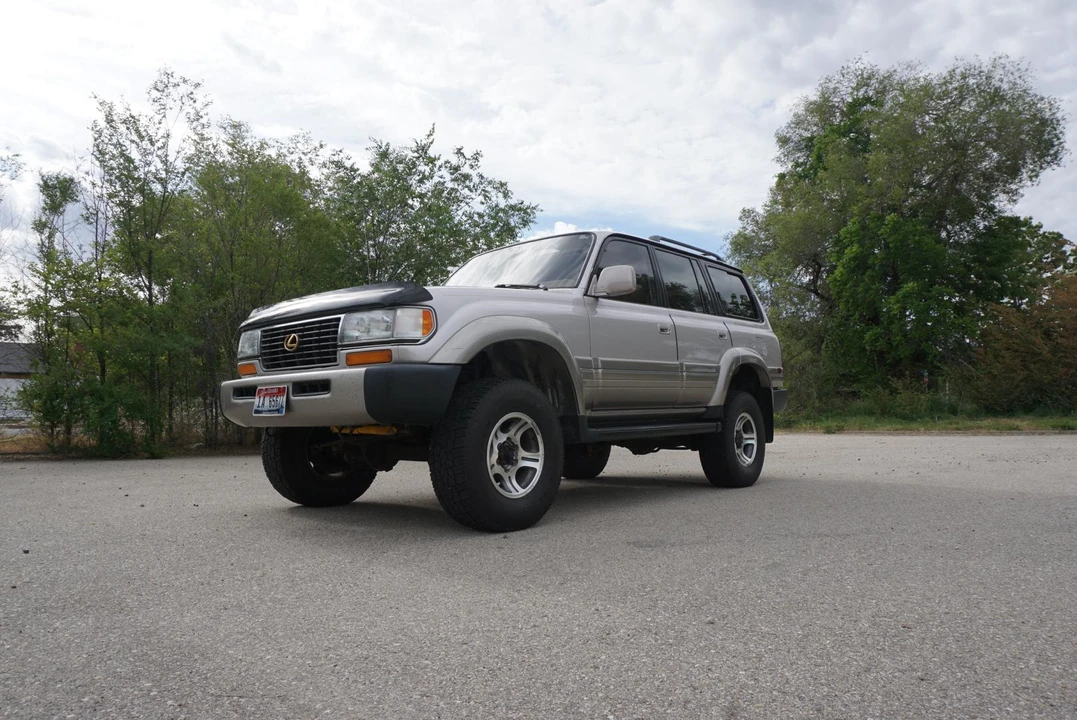 1997 Lexus LX 1st Gen - Image 3 of 31