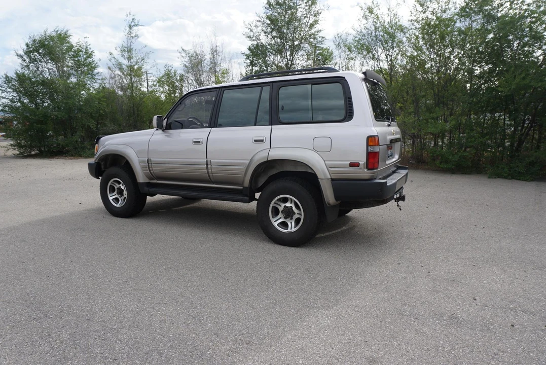 1997 Lexus LX 1st Gen - Image 7 of 31