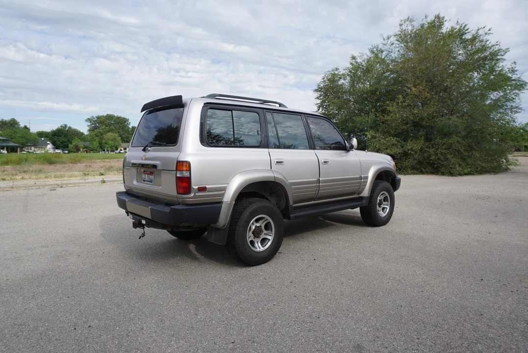 1997 Lexus LX 1st Gen - Image 12 of 31
