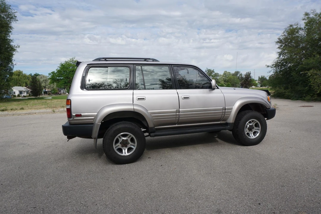 1997 Lexus LX 1st Gen - Image 14 of 31
