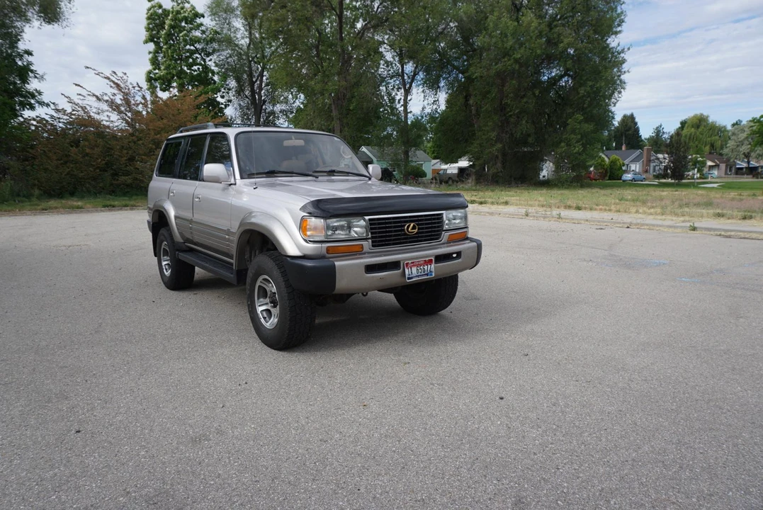 1997 Lexus LX 1st Gen - Image 17 of 31