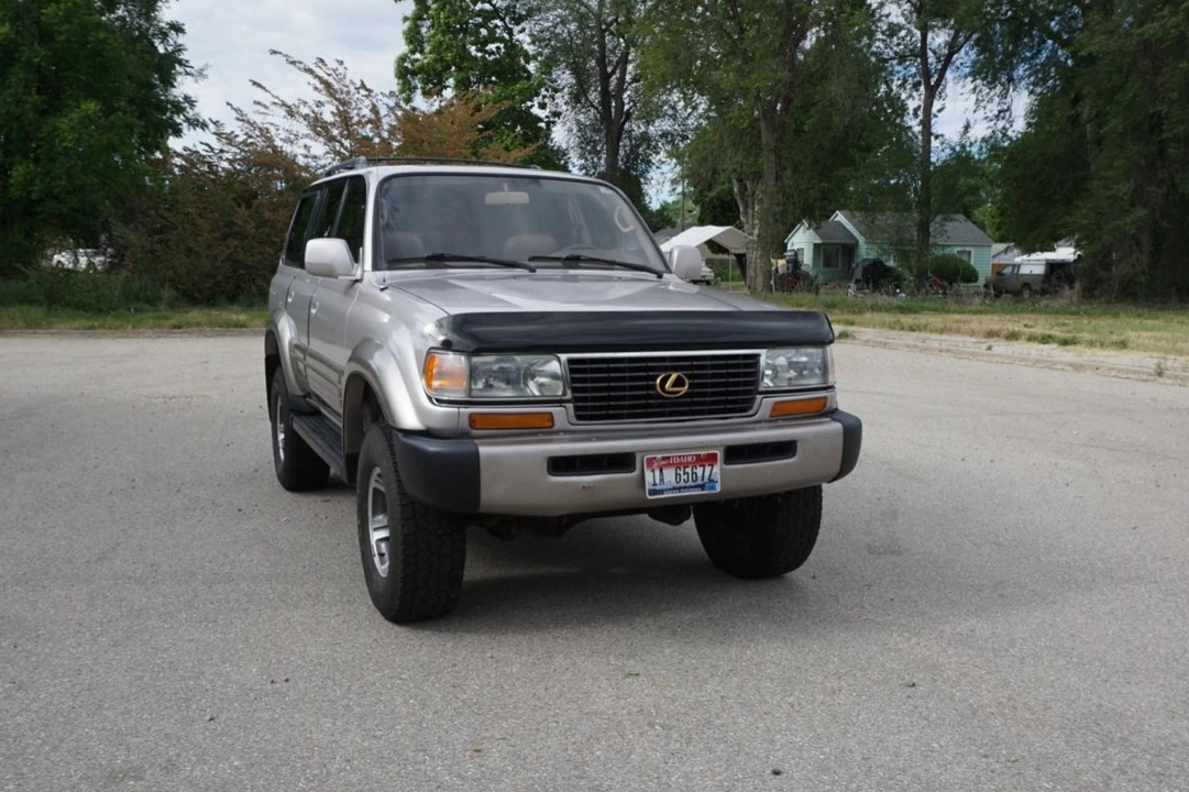 1997 Lexus LX 1st Gen - Image 18 of 31