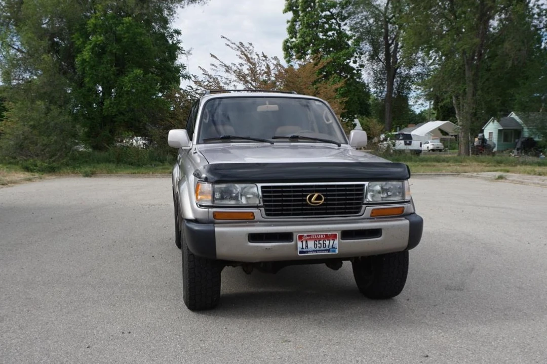 1997 Lexus LX 1st Gen - Image 19 of 31