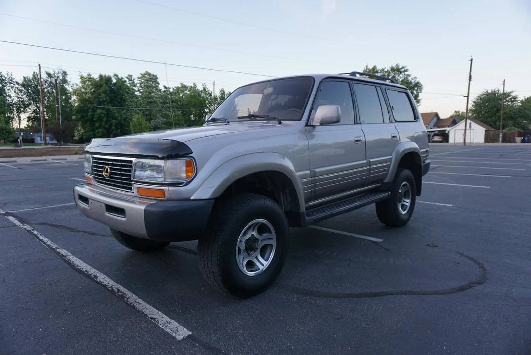 1997 Lexus LX 1st Gen - Image 23 of 31