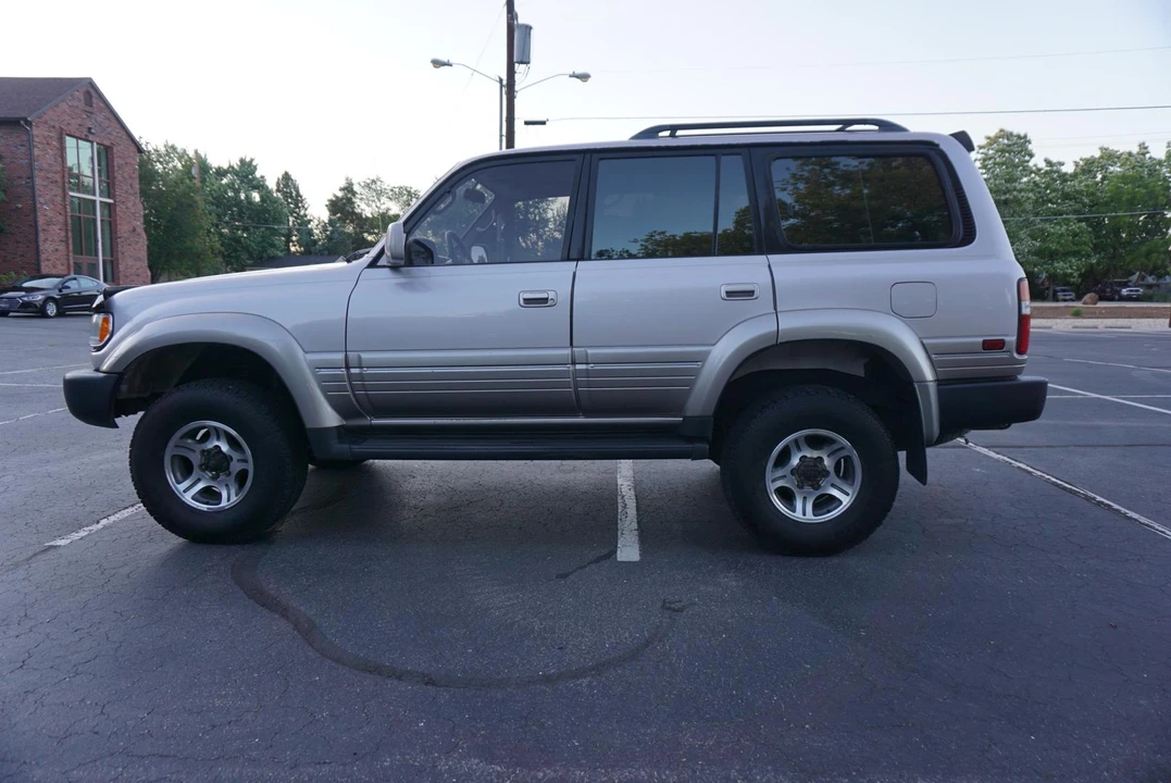 1997 Lexus LX 1st Gen - Image 25 of 31