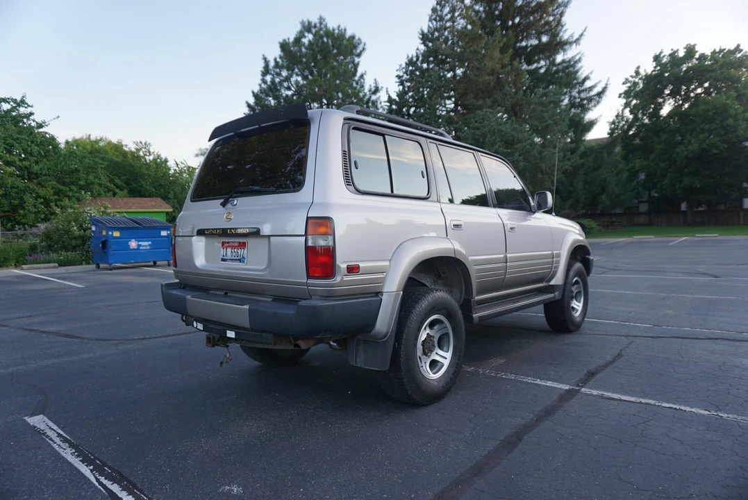 1997 Lexus LX 1st Gen - Image 27 of 31