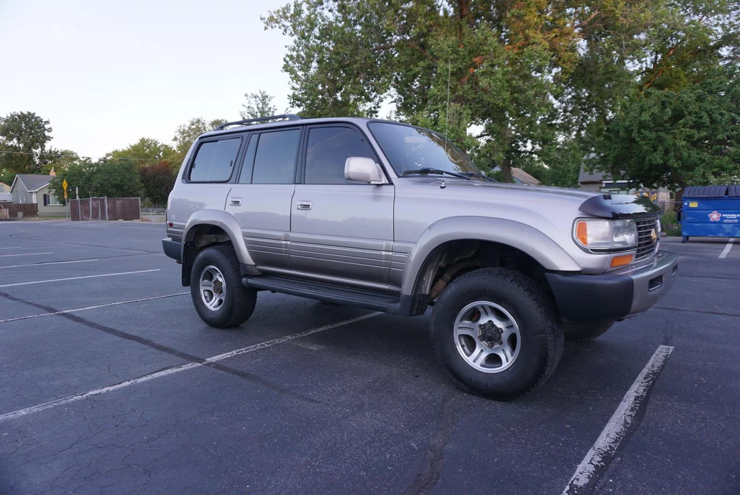1997 Lexus LX 1st Gen - Image 30 of 31